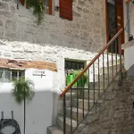 Salvezani * Σπλιτ