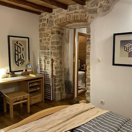 Apartman Salvezani *
