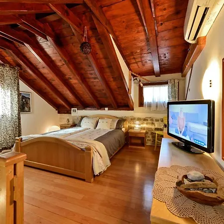 Salvezani * Split